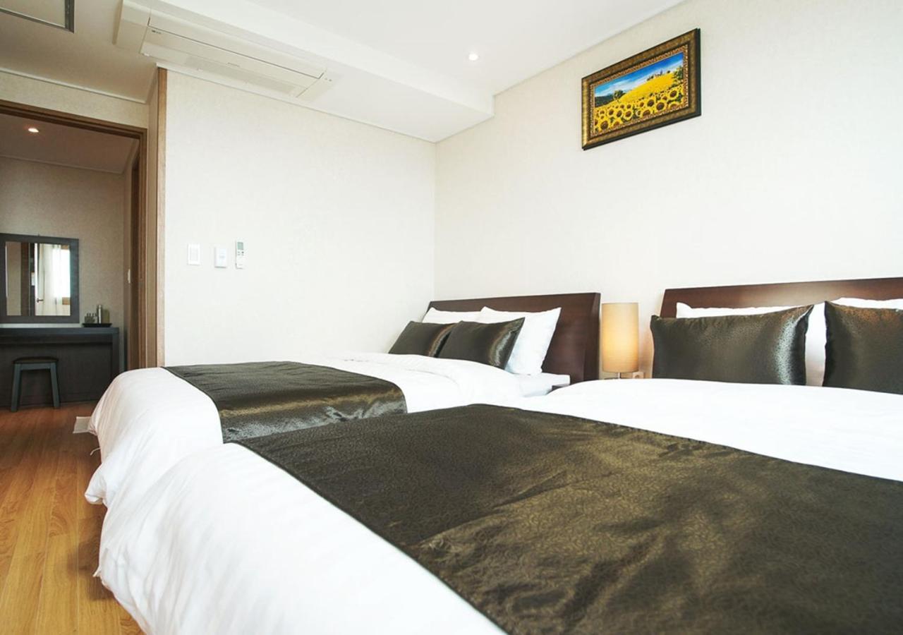 Iris Hotel Szogüpho Kültér fotó