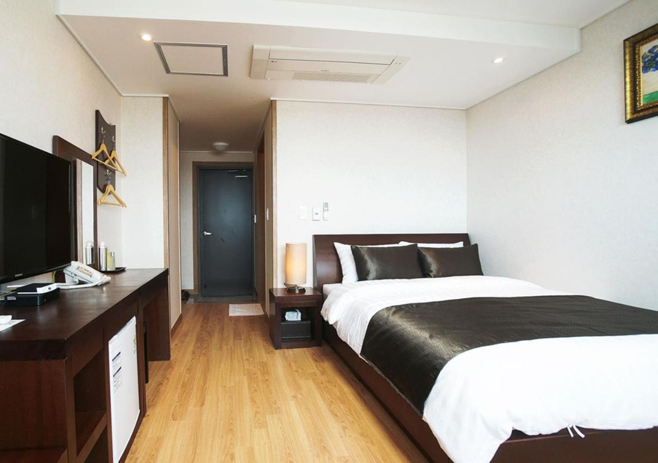 Iris Hotel Szogüpho Kültér fotó