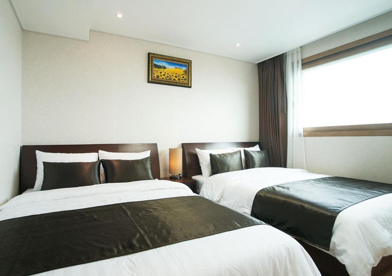 Iris Hotel Szogüpho Kültér fotó