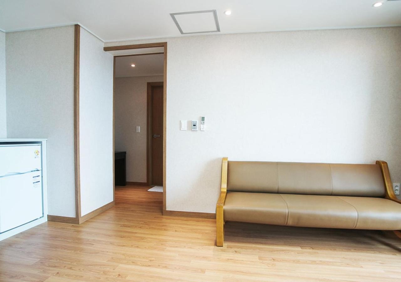 Iris Hotel Szogüpho Kültér fotó