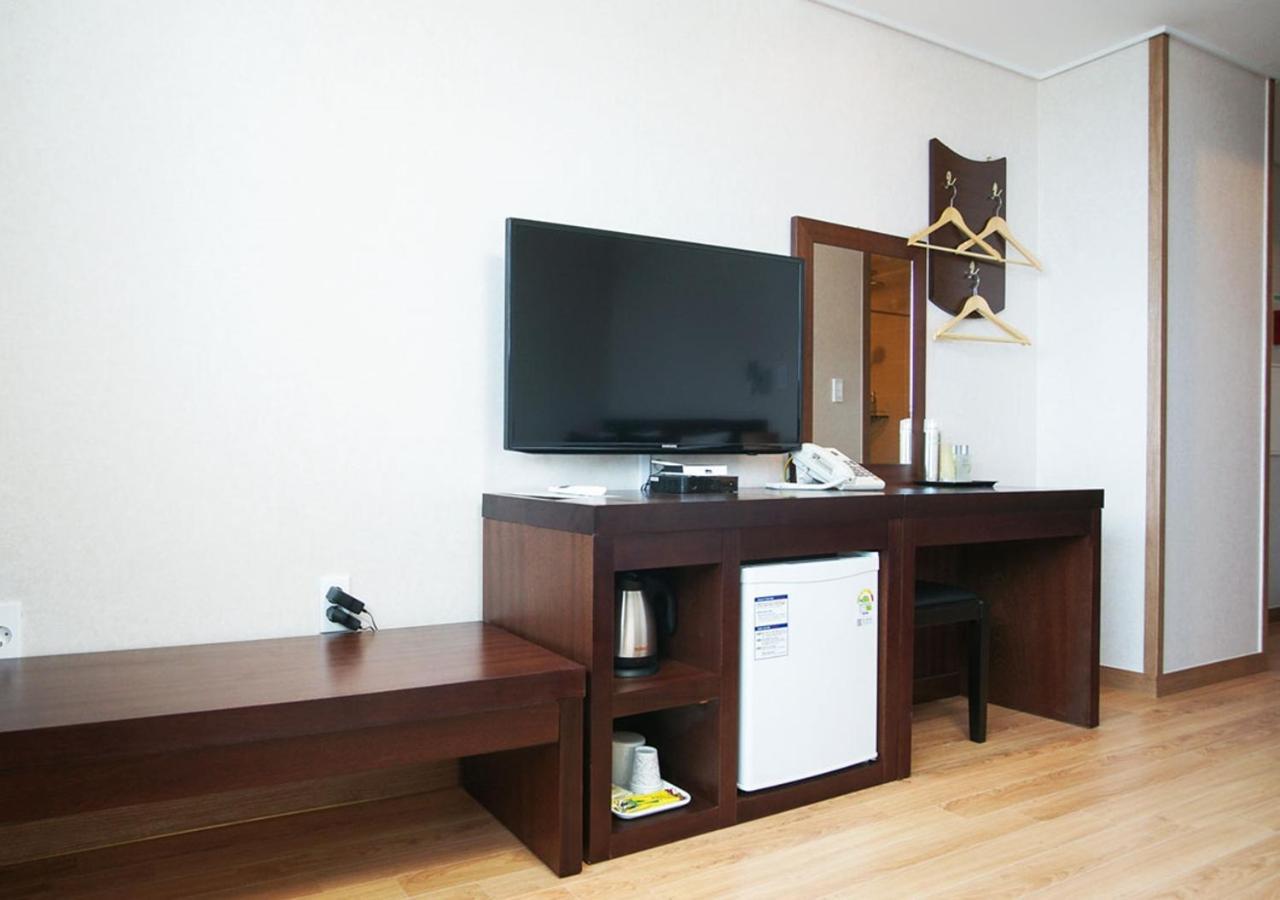 Iris Hotel Szogüpho Kültér fotó