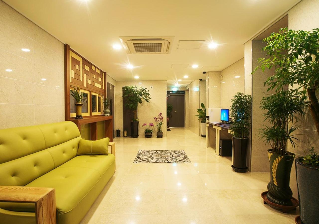Iris Hotel Szogüpho Kültér fotó