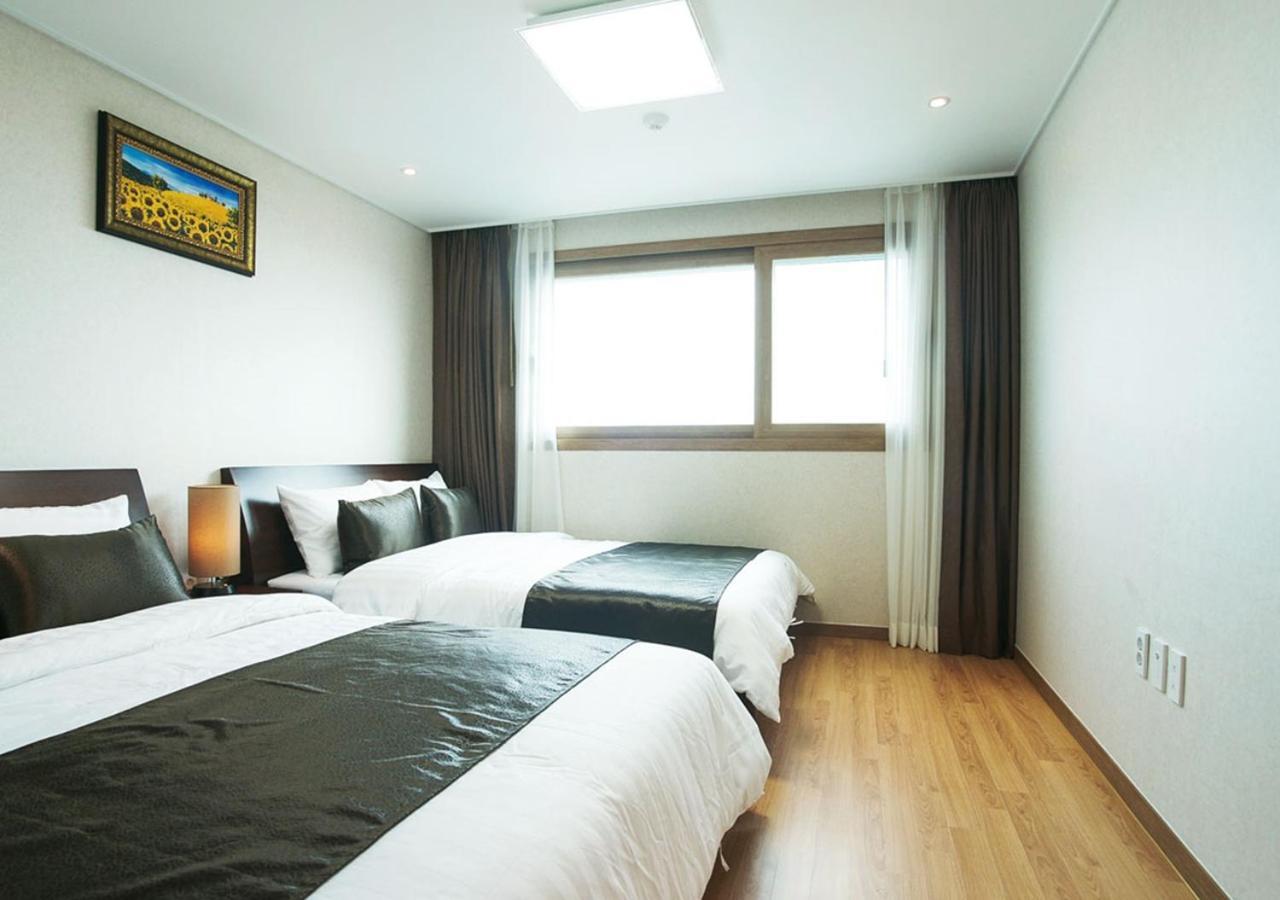 Iris Hotel Szogüpho Kültér fotó