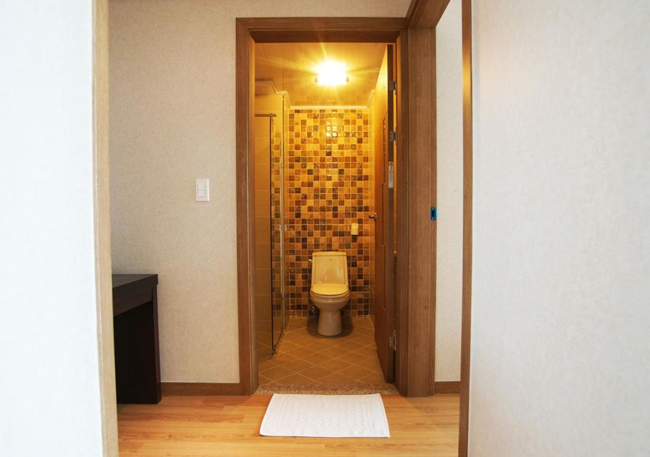 Iris Hotel Szogüpho Kültér fotó
