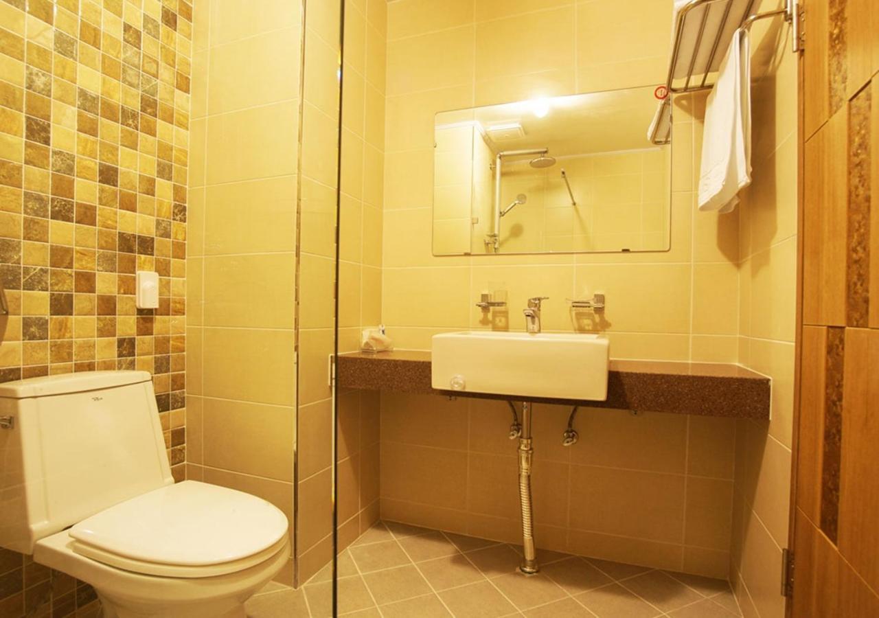 Iris Hotel Szogüpho Kültér fotó