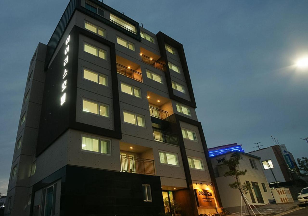 Iris Hotel Szogüpho Kültér fotó