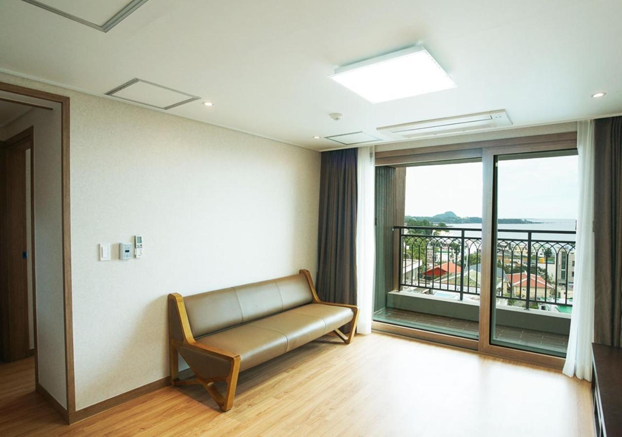 Iris Hotel Szogüpho Kültér fotó