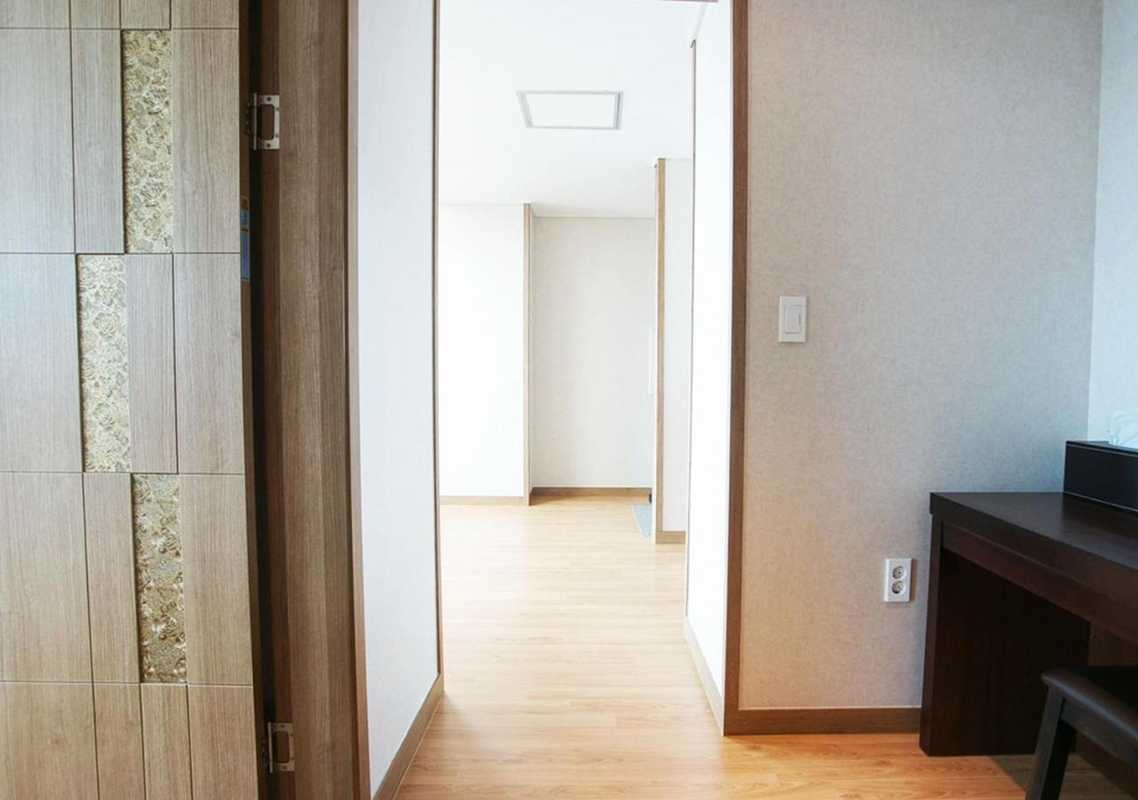 Iris Hotel Szogüpho Kültér fotó